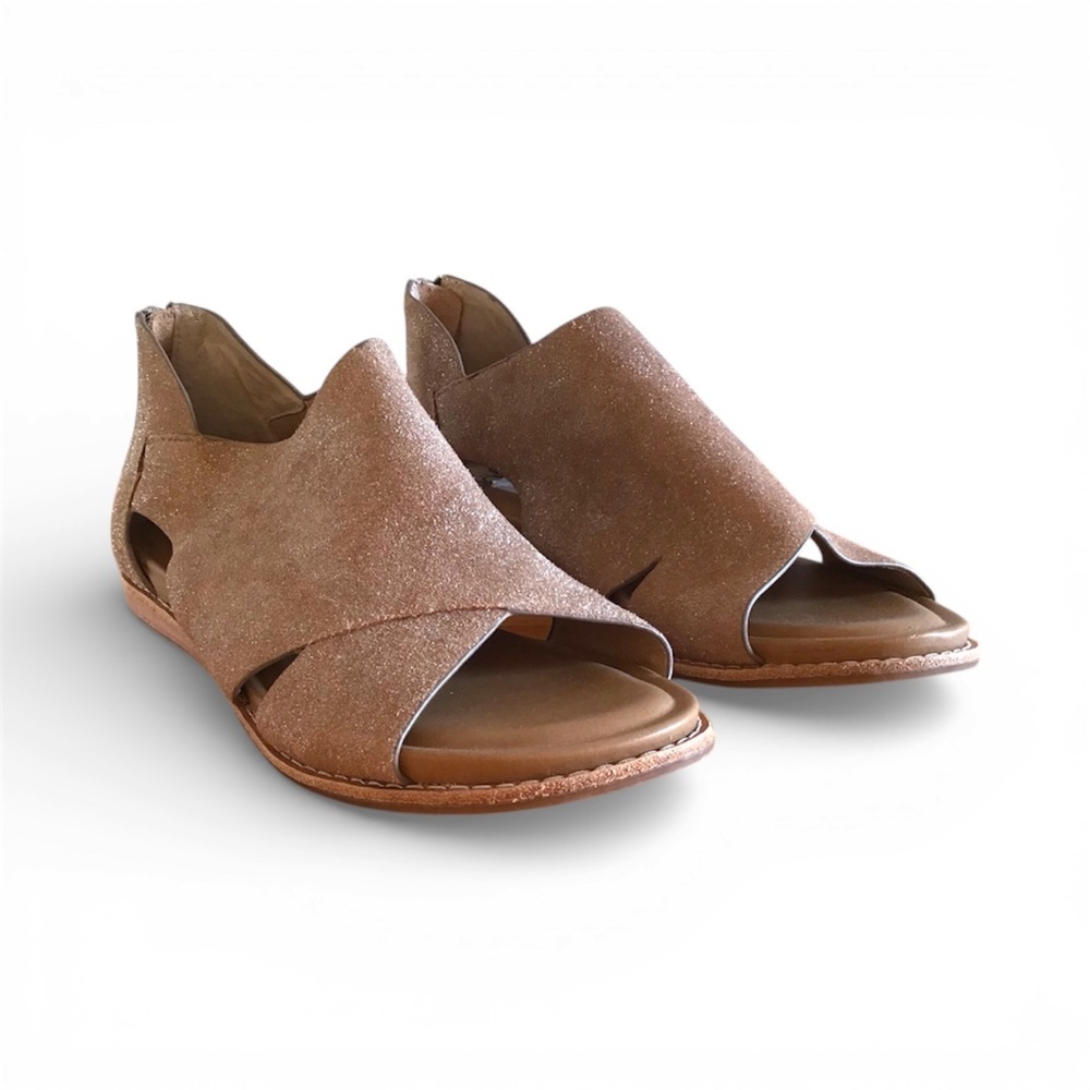 Luxurious Women's Sofft Leather Sandals with Shimmer